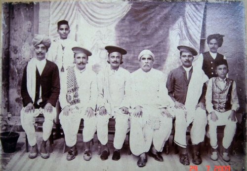 Indian-Sind-People-Vintage-Group-Photo.jpg