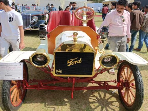 Vintage-ford-1913-India.jpg