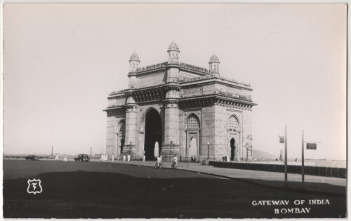 Vintage_Postcard_of_Gateway_of_India.jpg
