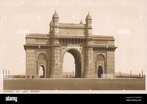 vintage-1930s-postcard-of-the-gateway-of-india-monument-in-mumbai-india-designed-by-architect-george-white-and-completed-in-1924-2YCW8CW.jpg